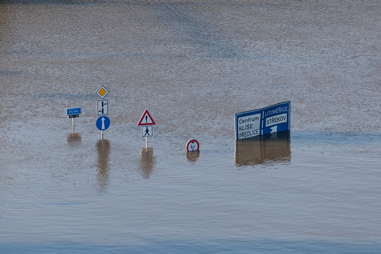 Je li vrijeme da fosilna industrija počne plaćati porez na klimatske štete?