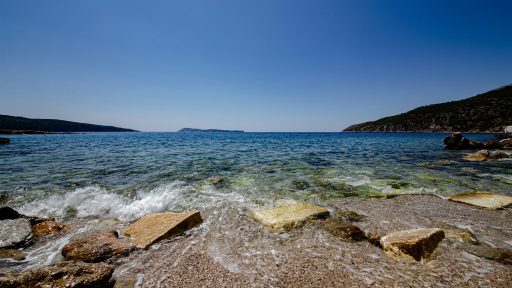 na fotografiji: Komiški zaljev/Hakon Grimstad, Unsplash