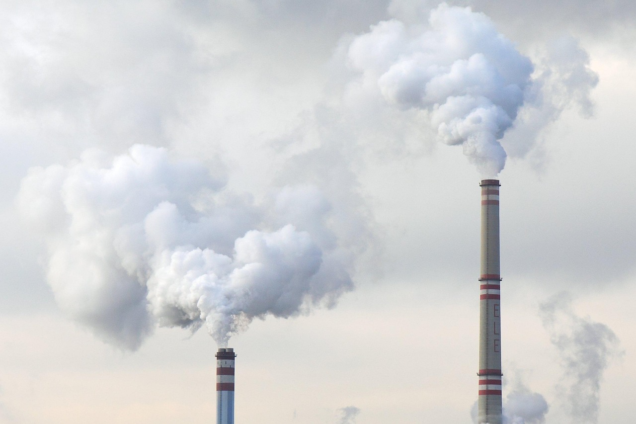 Nastavlja se urušavanje EU klimatskih politika: Velike tvrtke žele dozvolu da više i duže zagađuju